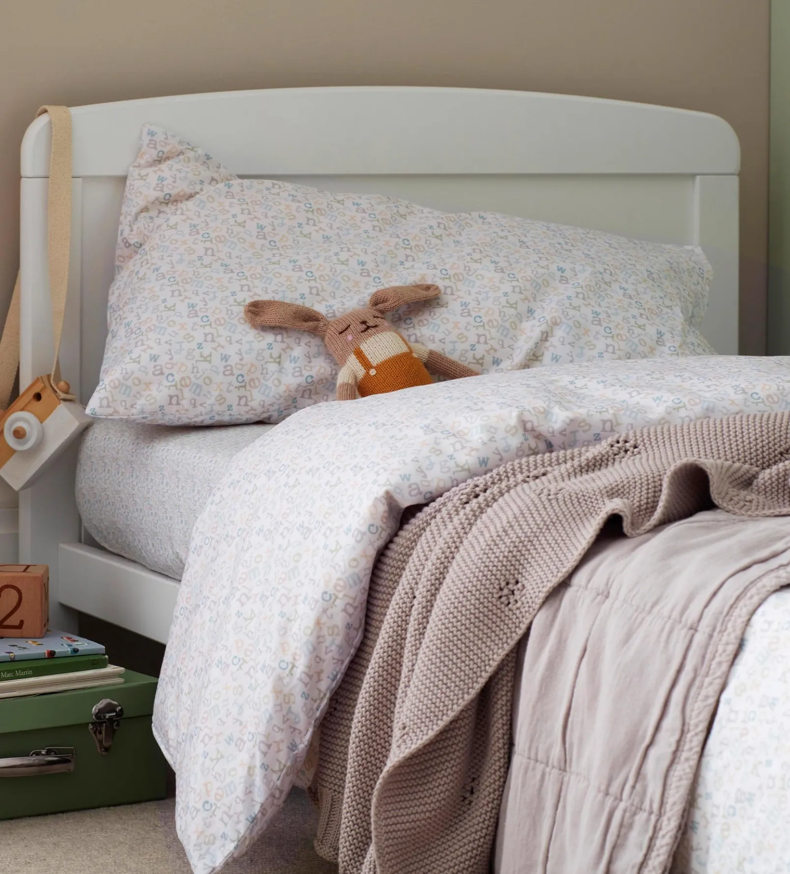 ABC 100% Organic Cotton Cot Bed Fitted Sheet