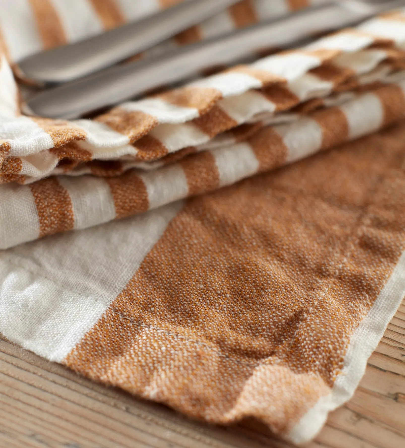 Amber Cora Wide Stripe 100% Linen Placemats - Set of 2