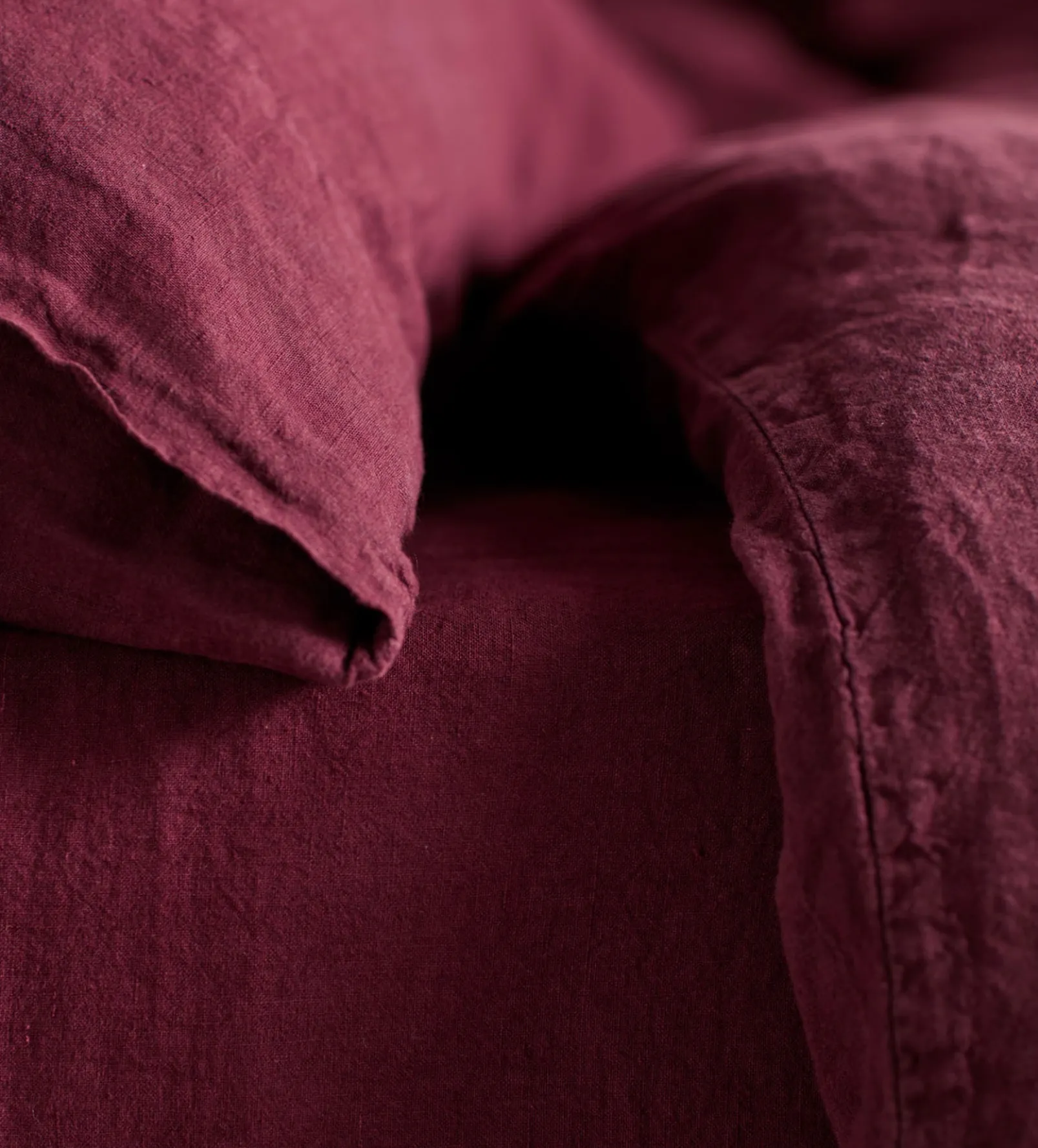 Beetroot 100% Linen Fitted Sheet