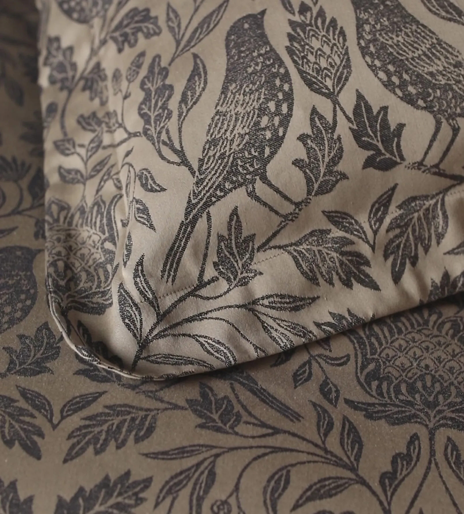 Birdie Jacquard 100% Cotton Pillowcase