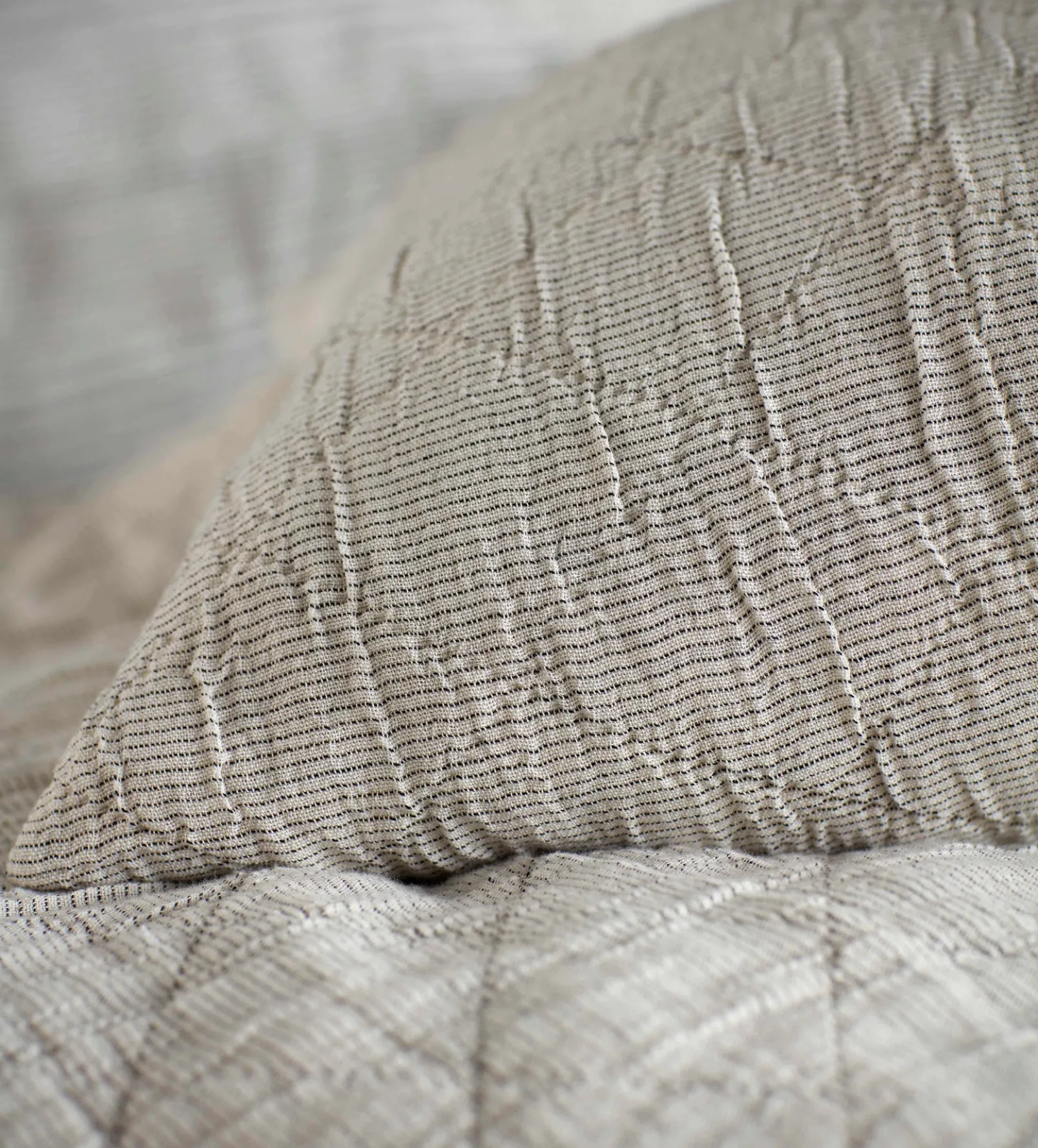 Black and Natural Stripe 100% Cotton Quilted Throw