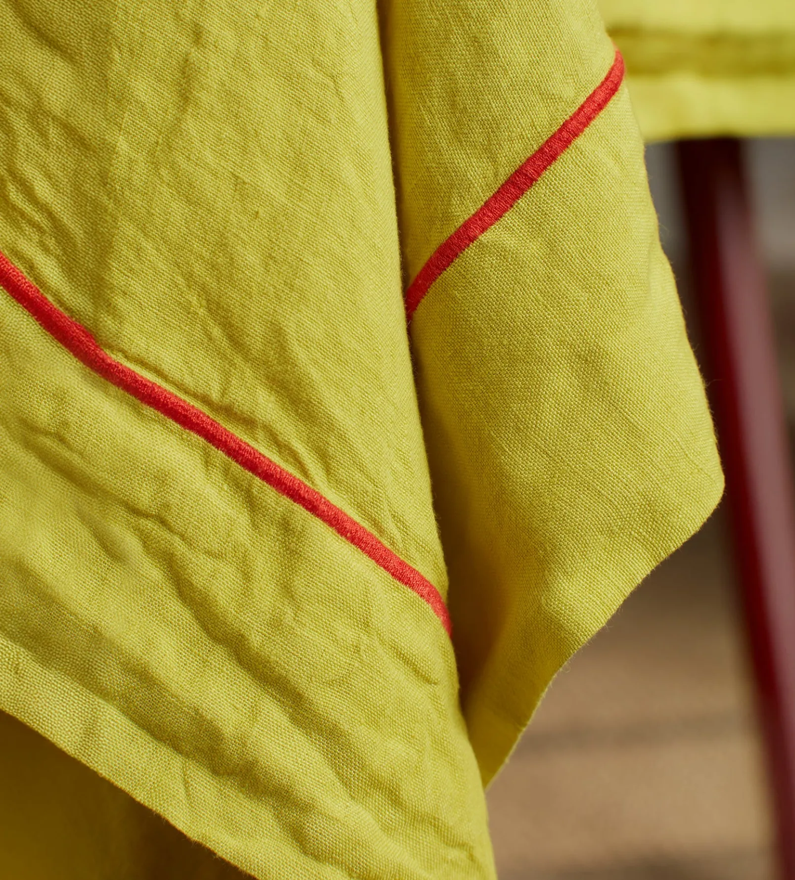 Glassette Vine 100% Linen Tablecloth