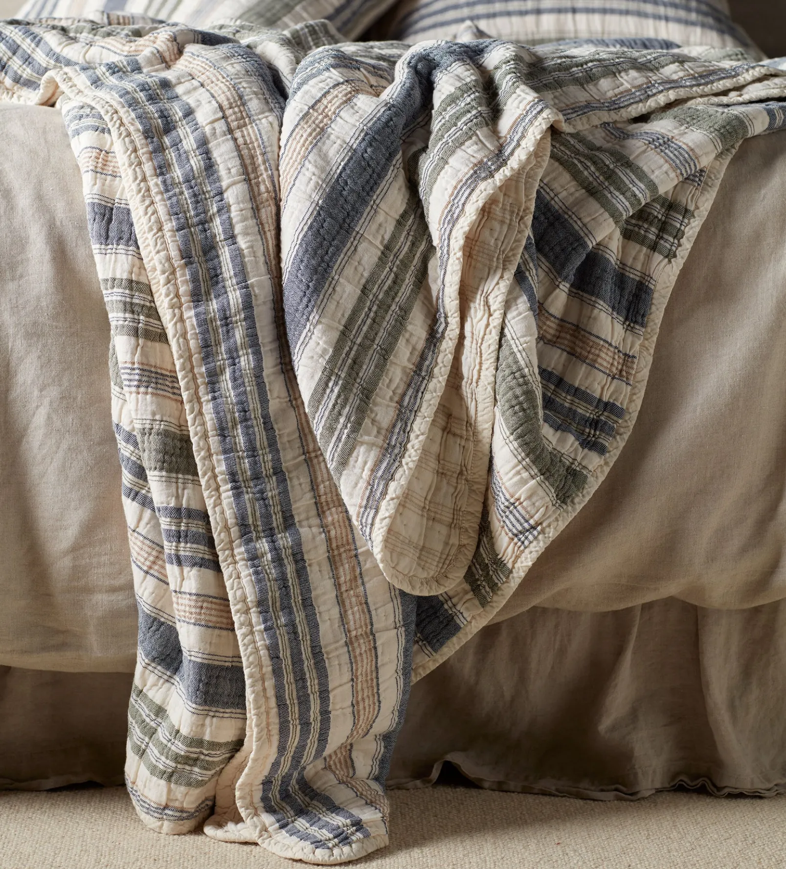 Magnus 100% Cotton Quilted Throw