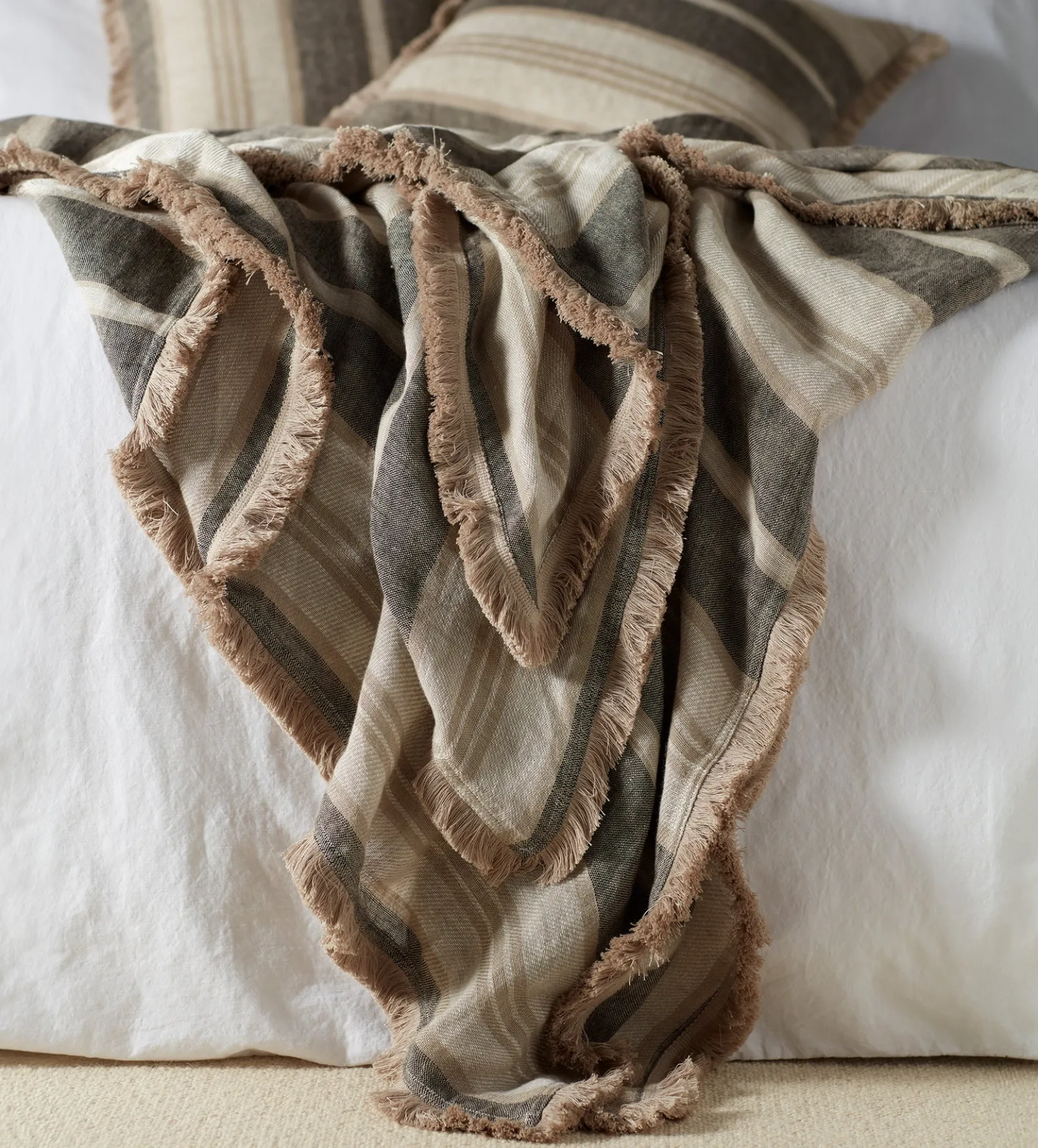 Natural Clara Linen Throw