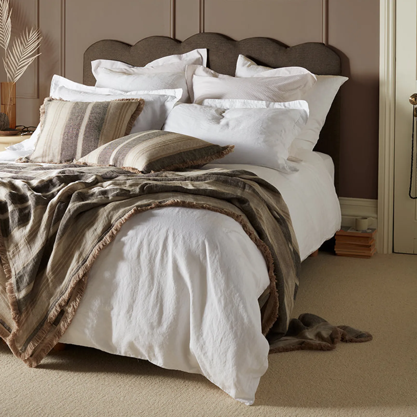 Natural Clara Linen Throw