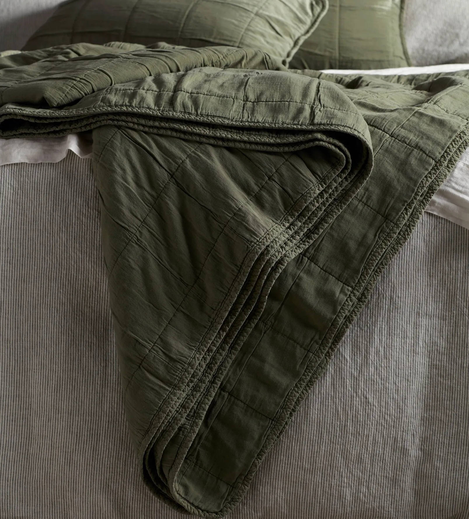 Olive Green Finn 100% Cotton Quilted Throw