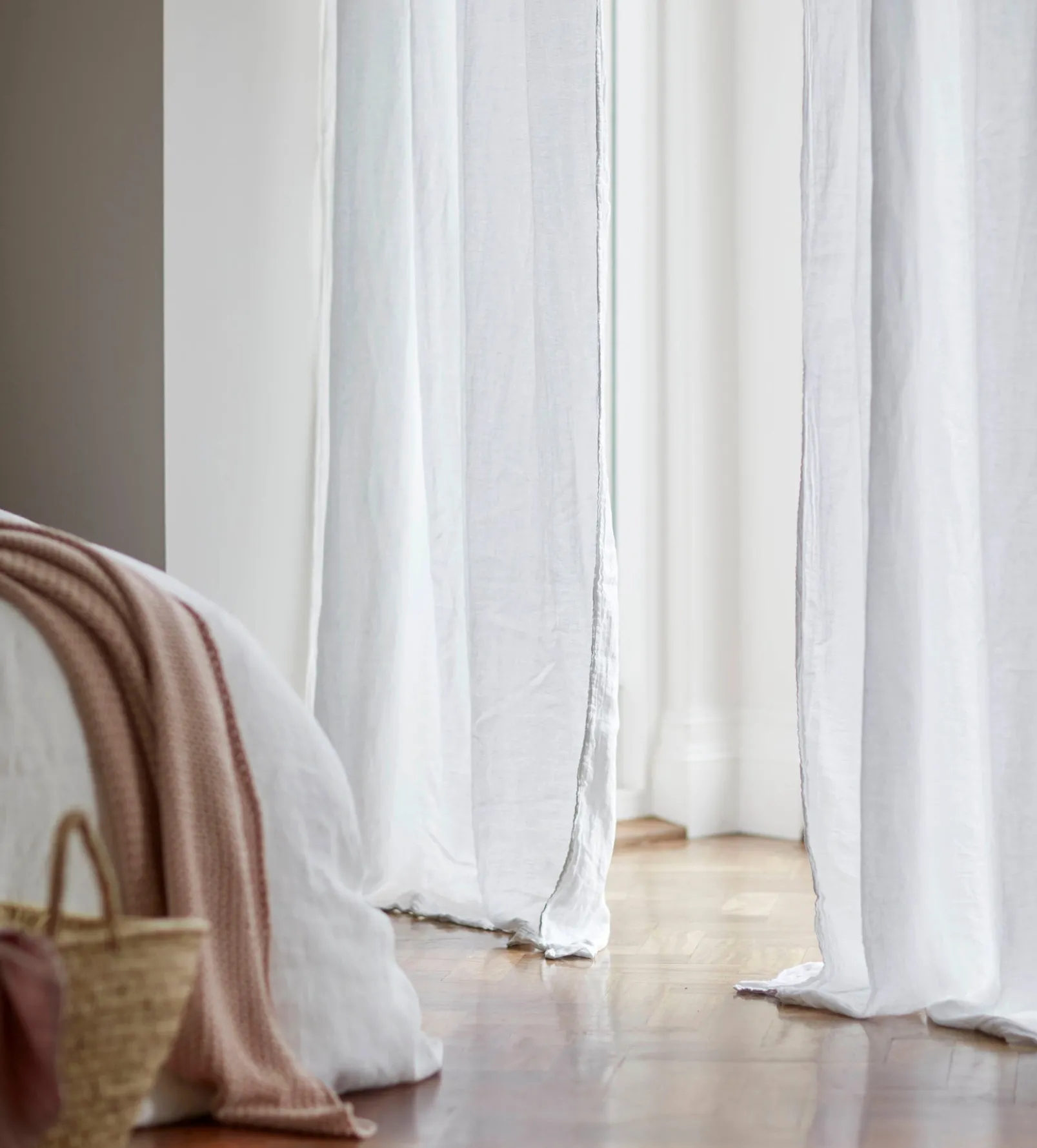 White 100% Linen Loop Top Curtain (Single)
