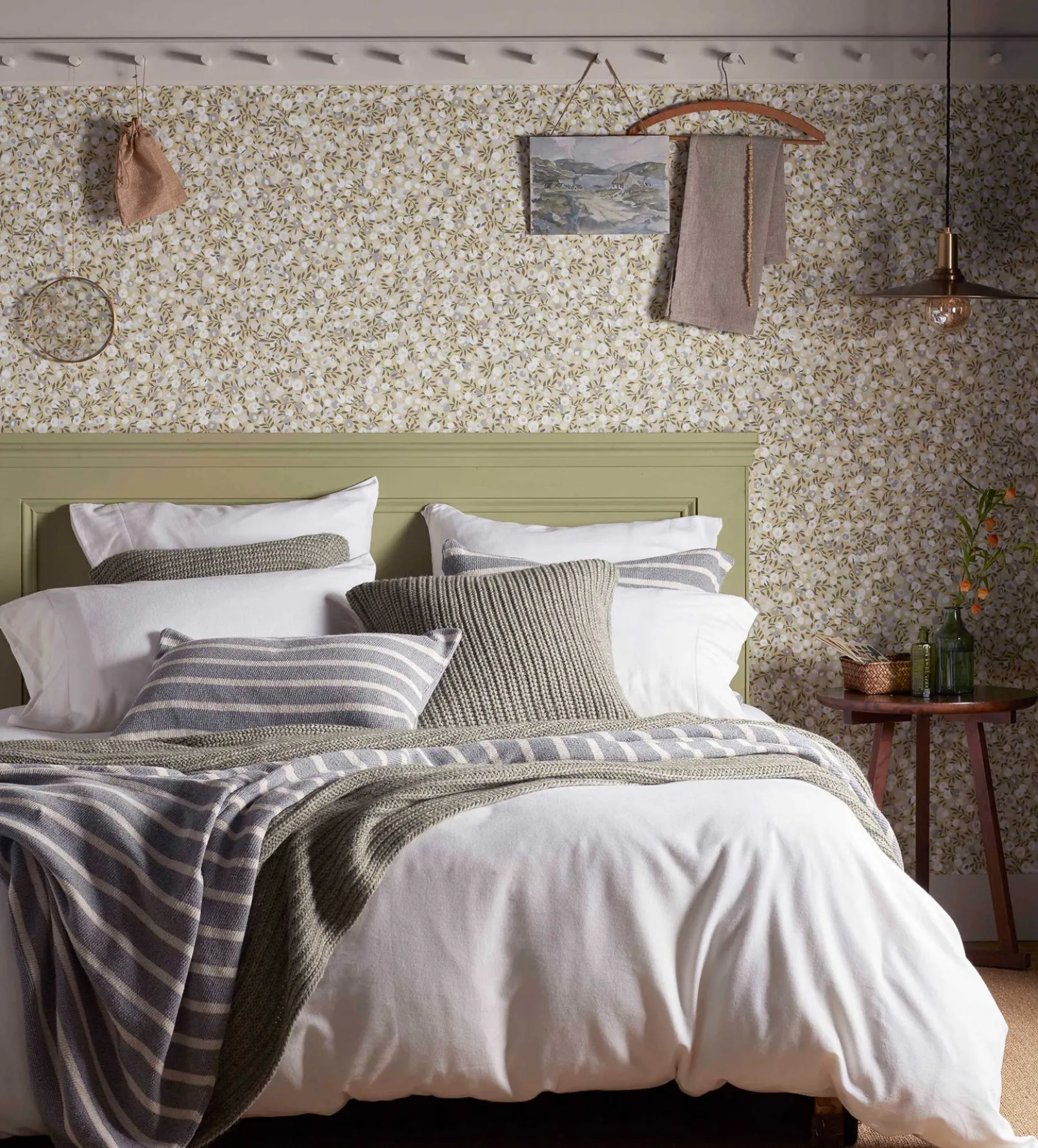 White Brushed 100% Organic Cotton Fitted Sheet