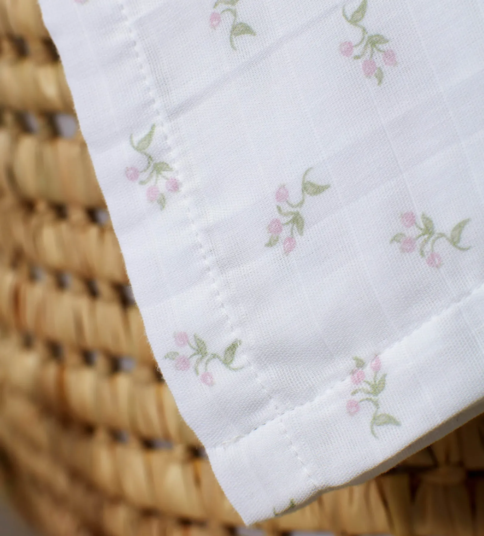 White Fleur 100% Organic Cotton Muslin Swaddle Blanket