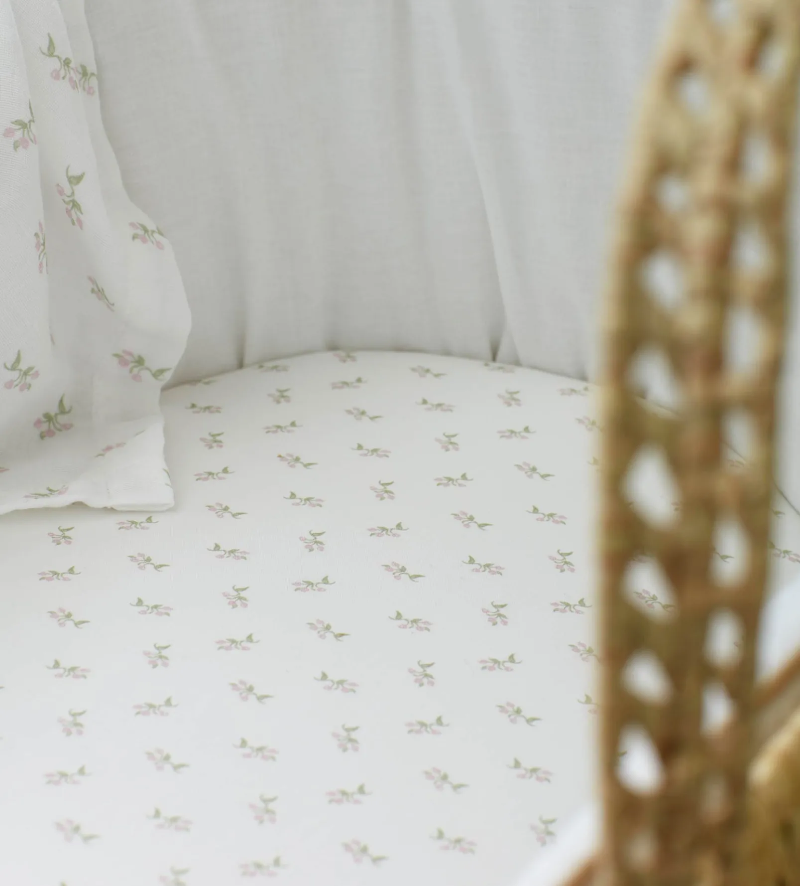 White Fleur 100% Organic Cotton Moses Basket Fitted Sheet