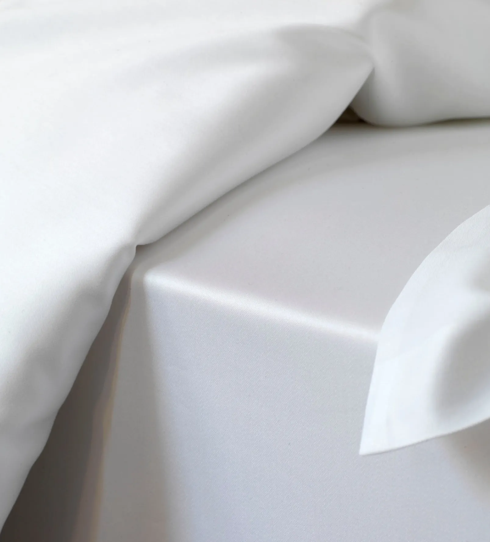 White Luxury 600 Thread Count 100% Cotton Fitted Sheet